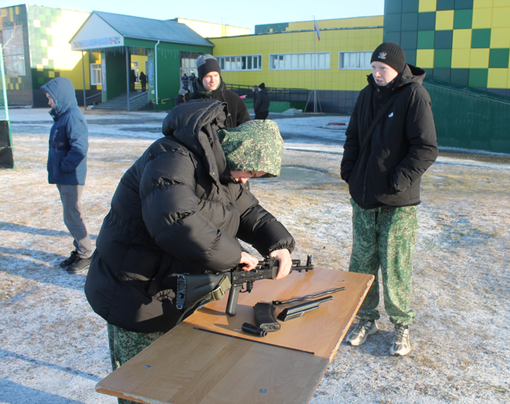 Там, за лентой.