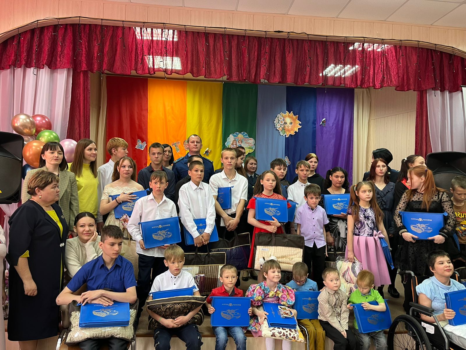 Прокурор Каргапольского поздравил воспитанников Житниковского детского дома  с Международным днем защиты детей.